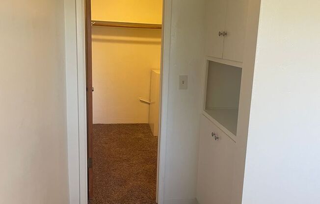 1 bed, 1 bath, $2,000, Unit Unit 05