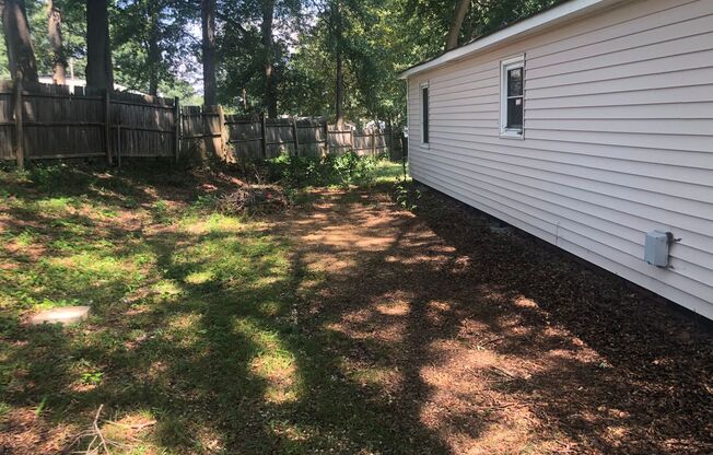Pet-friendly, inviting home with open floor plan in greater Belmont area. Quiet Location with easy access to I-85