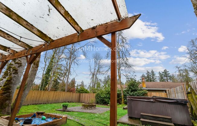 Has A/C! Where Charm Meets Happiness In West Linn - Robinwood w/ Modern Amenities!