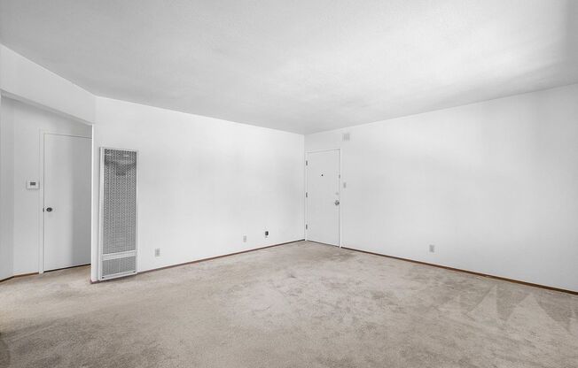1336 Broadway #B - 2 bedroom | 1 bath | Upper unit w/ a private balcony