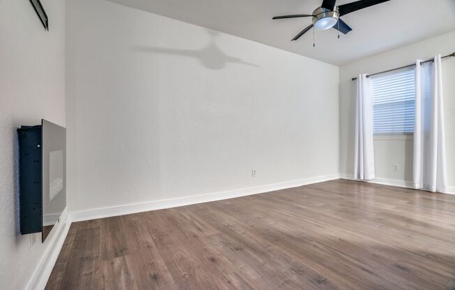 1 bed, 1 bath, $895, Unit 112