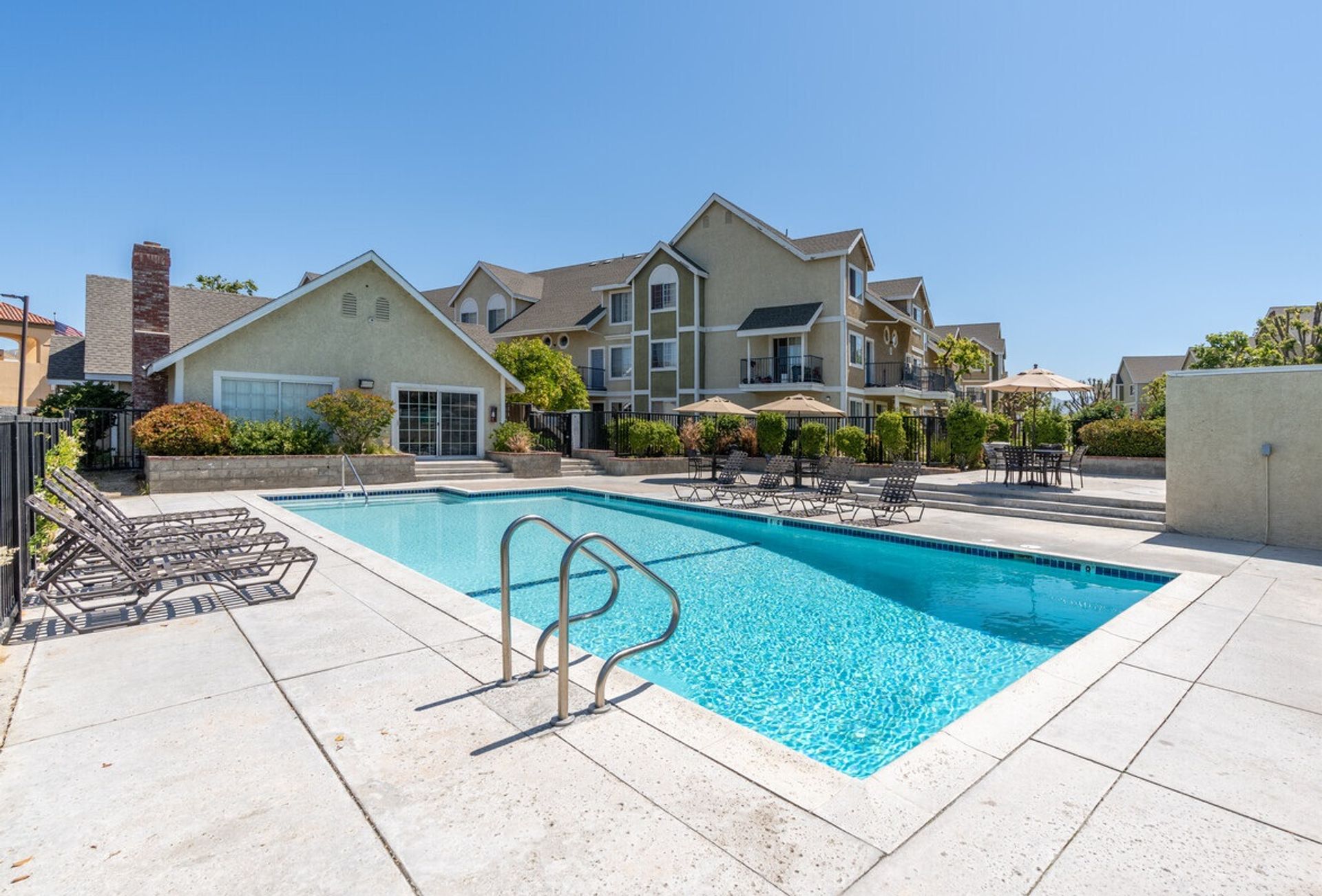 Sierra Canyon Apartments