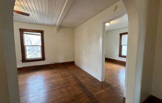 2 beds, 1 bath, $725, Unit 915 5th Ave North #2