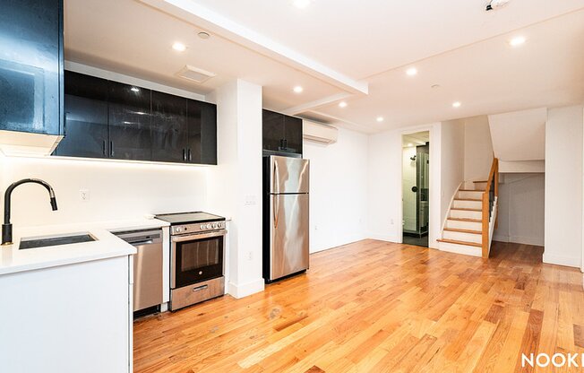 19 E 31 ST