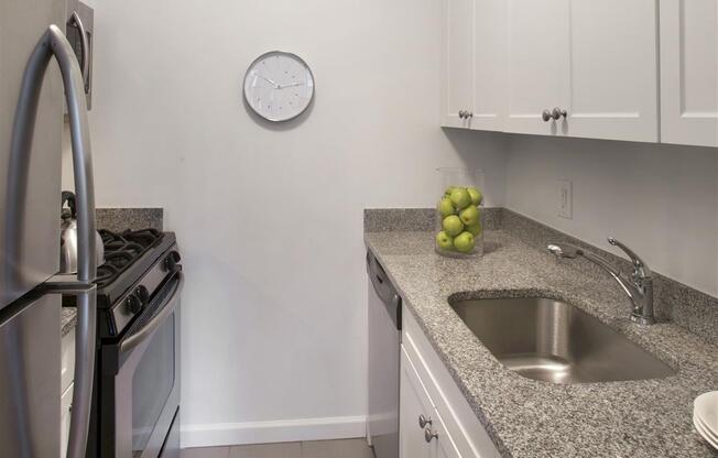 2 beds, 2 baths, 908 sqft, $7,053, Unit 7C