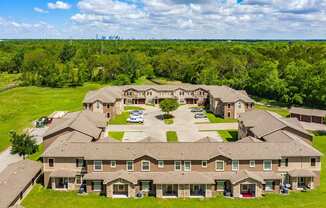 Highland Hills_Aerial Exterior