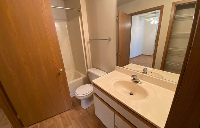 2 beds, 2 baths, 965 sqft, $1,400, Unit 104S