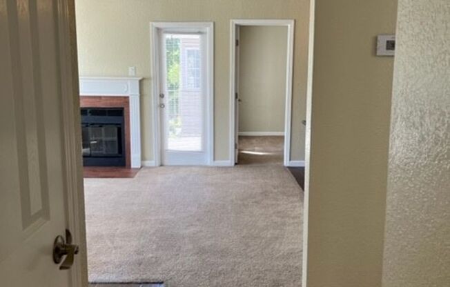 2 beds, 1 bath, 825 sqft, $1,830, Unit 220