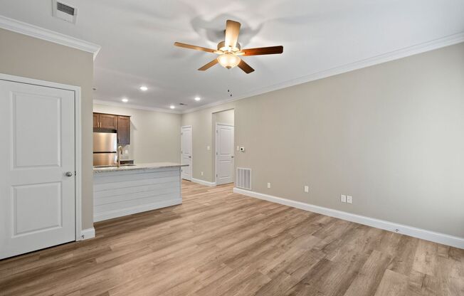 2 beds, 2 baths, 977 sqft, $925, Unit 221