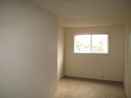 3 beds, 1 bath, 1,500 sqft, $2,895, Unit Upper