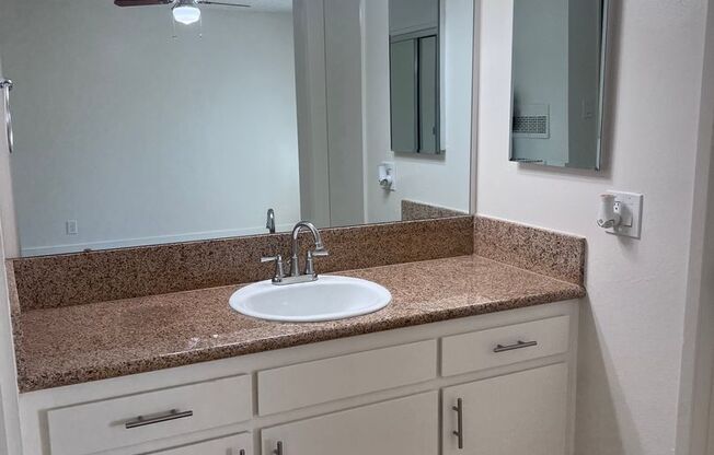 1 bed, 1 bath, 730 sqft, $1,565, Unit 14100 203