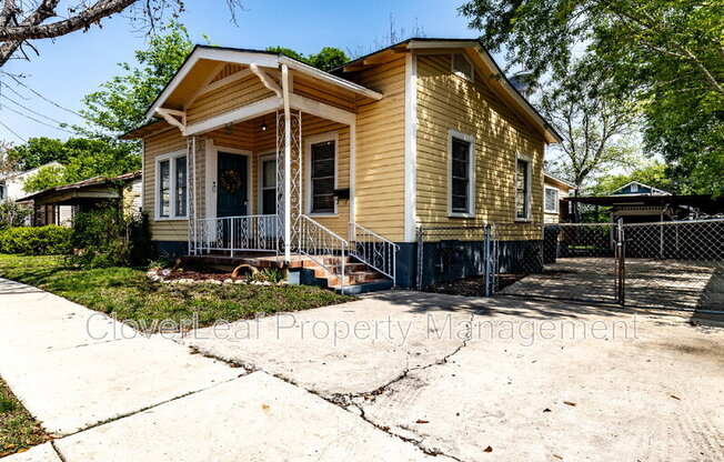 323 BARRERA ST
