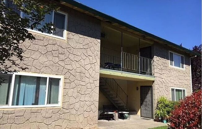 2 beds, 1 bath, $1,595, Unit 50