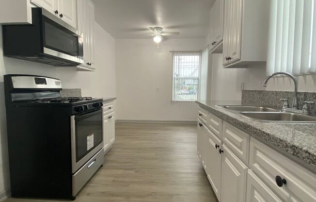 Large 1 Bed 1 Bath Home w/Laundry Hookups