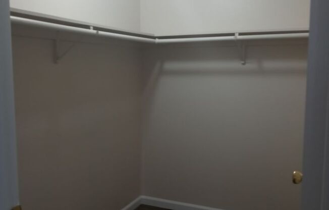 1 bed, 1 bath, 620 sqft, $1,200, Unit 3220 P