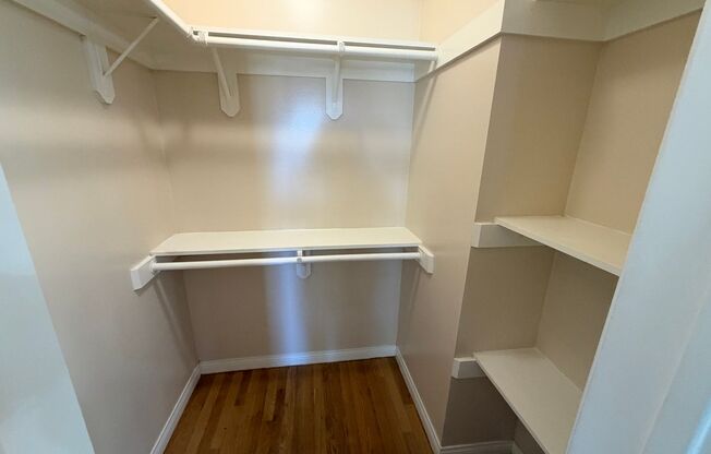 2 beds, 1 bath, 875 sqft, $2,605, Unit VV-351A