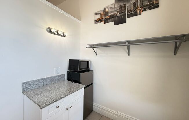 Studio, 1 bath, $1,195, Unit 46