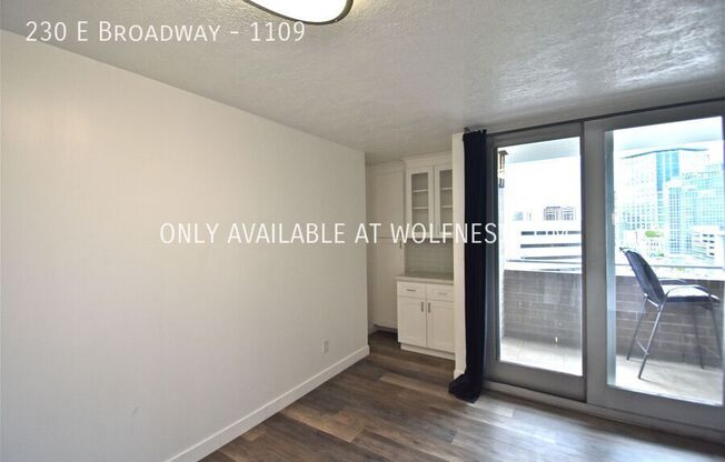 230 E Broadway Ave