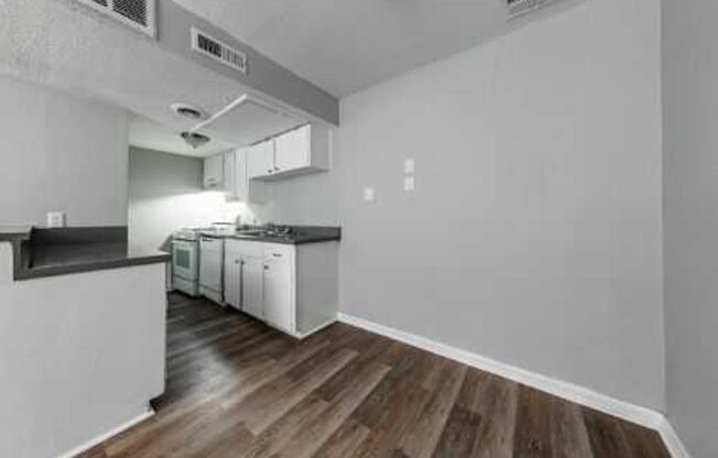 1 bed, 1 bath, 800 sqft, $739, Unit 151-H