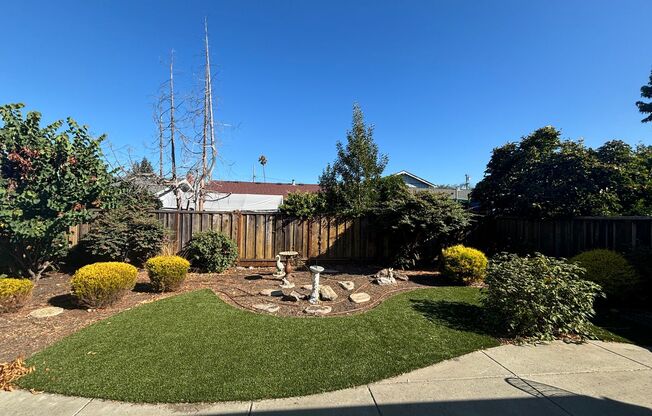 3 Beds 2 Bath in Hayward Available Now