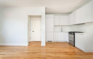 Studio, 1 bath, 324 sqft, $2,350, Unit 26