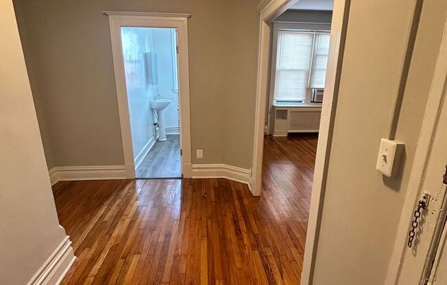 1 bed, 1 bath, $1,999