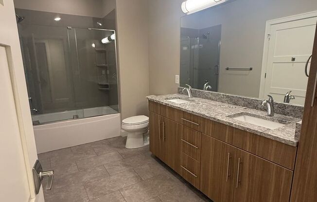 3 beds, 2 baths, 1,549 sqft, $2,600, Unit 301