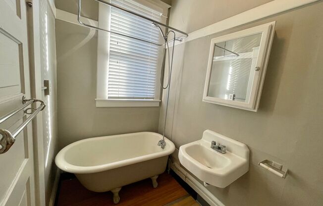 1 bed, 1 bath, 626 sqft, $900, Unit 202