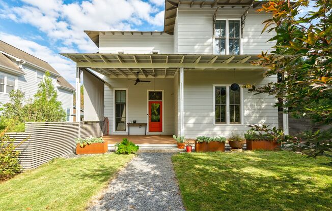 Spacious 4-Bedroom, 3.5-Bathroom Craftsman Home with Modern Upgrades