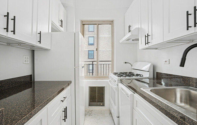 2 beds, 2 baths, 801 sqft, $6,999, Unit PHC