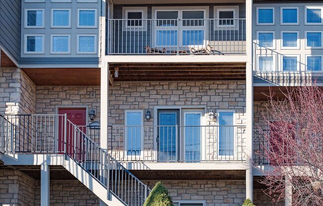 Beautiful townhouse, Gorgeous Views of Downtown Cincinnati from Multiple Balconies, Two-Car Garage