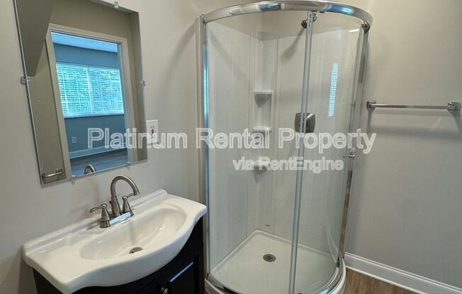 4 beds, 3 baths, 1,560 sqft, $2,300