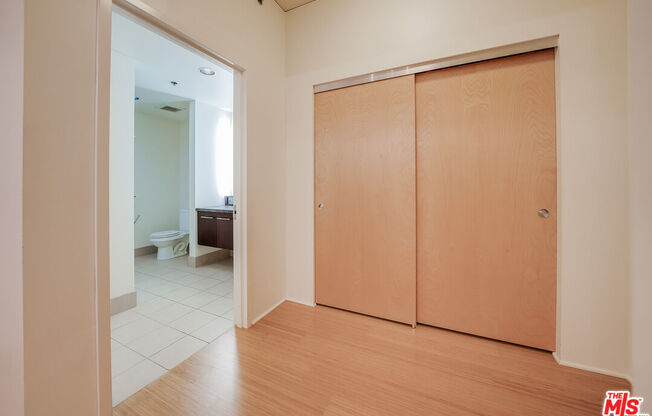 1 bed, 1.5 baths, 1,200 sqft, $3,100, Unit 1115