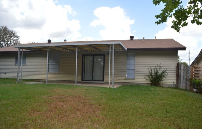 Beautiful remodeled 3 bed 2 bath home in Live Oak