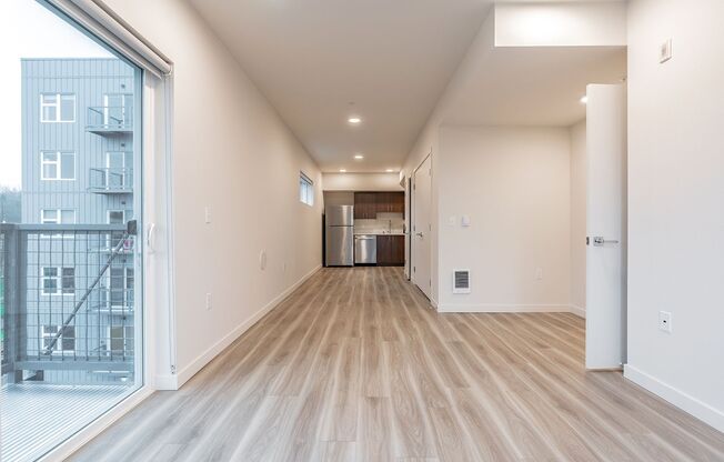 1 bed, 1 bath, 578 sqft, $1,670, Unit 611