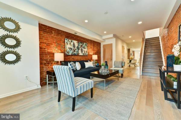 Morton St NW #758