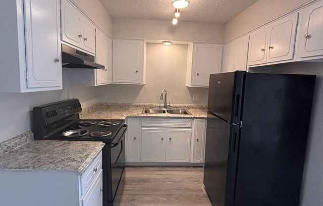 1 bed, 1 bath, 750 sqft, $815, Unit 5925-004