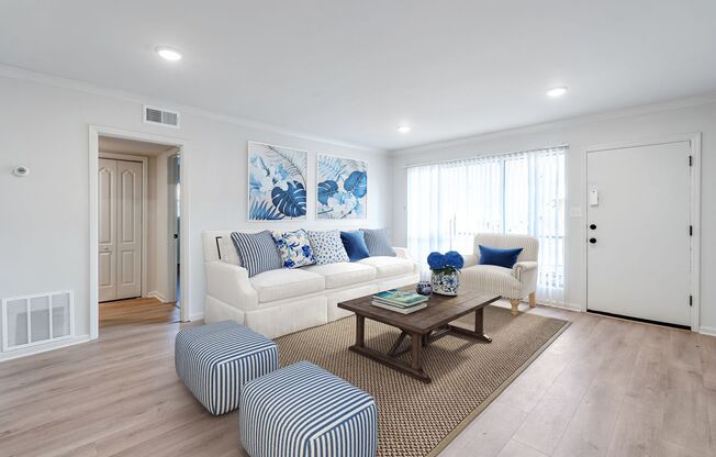 2 beds, 1 bath, $1,795, Unit 6