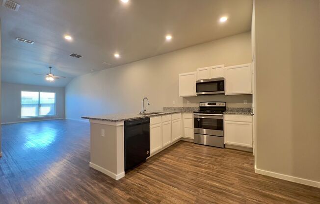 MOVE-IN SPECIAL: Recently Constructed Townhouse in North Lubbock