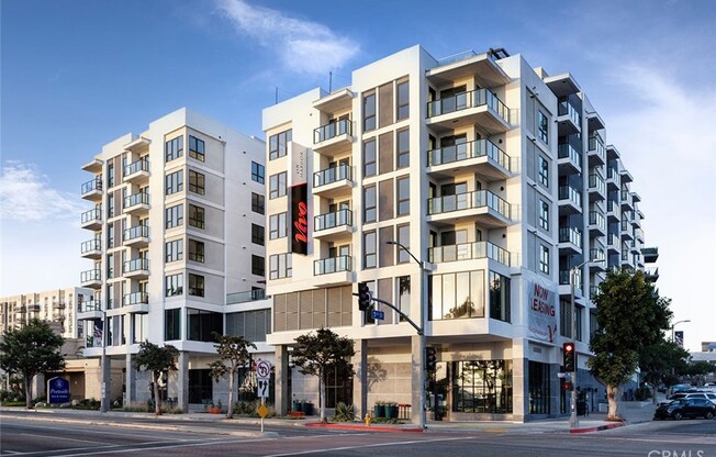 2 beds, 2 baths, 1,037 sqft, $3,221, Unit 404