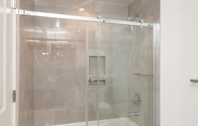 Studio, 1 bath, 470 sqft, $1,950, Unit 3833-402