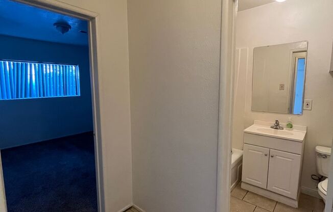 1 bed, 1 bath, 700 sqft, $1,150, Unit 10th St. - 7