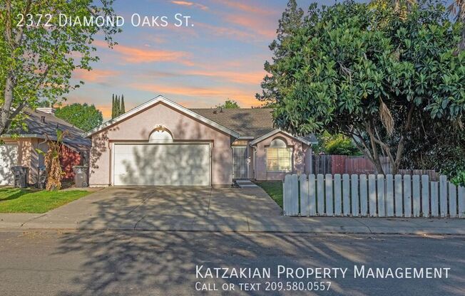 2372 DIAMOND OAKS ST
