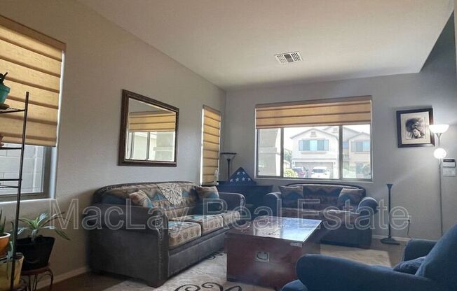 1534 W AGRARIAN HLS DR
