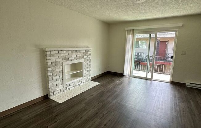 1 bed, 1 bath, 625 sqft, $1,099, Unit 827