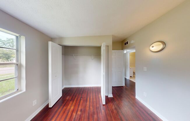 3 beds, 1 bath, $1,300