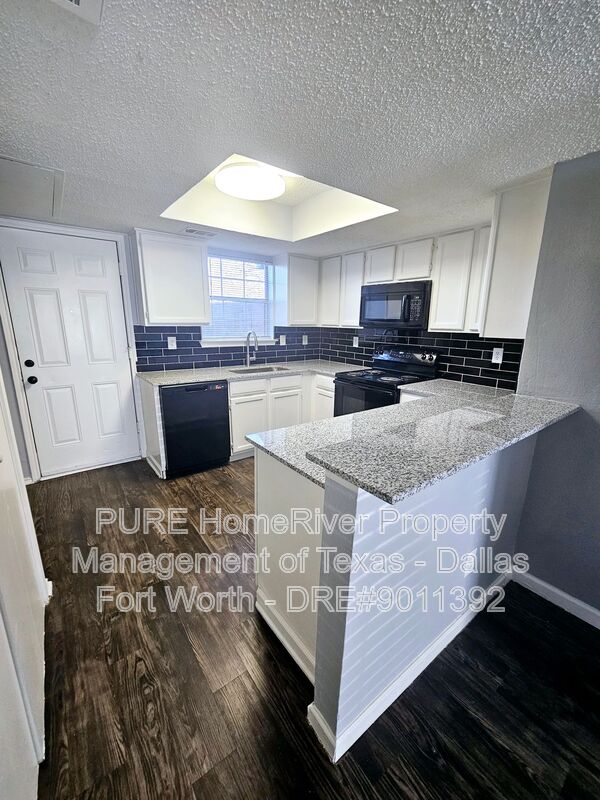 4004 W PIONEER DR