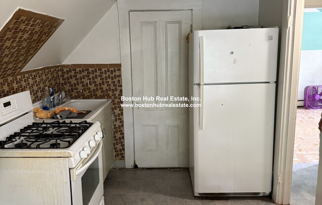 19 NEWBURN AVE