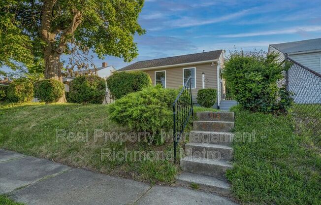 913 E 15 ST