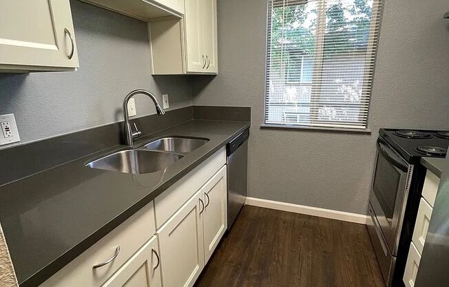 Emerald Park Apts